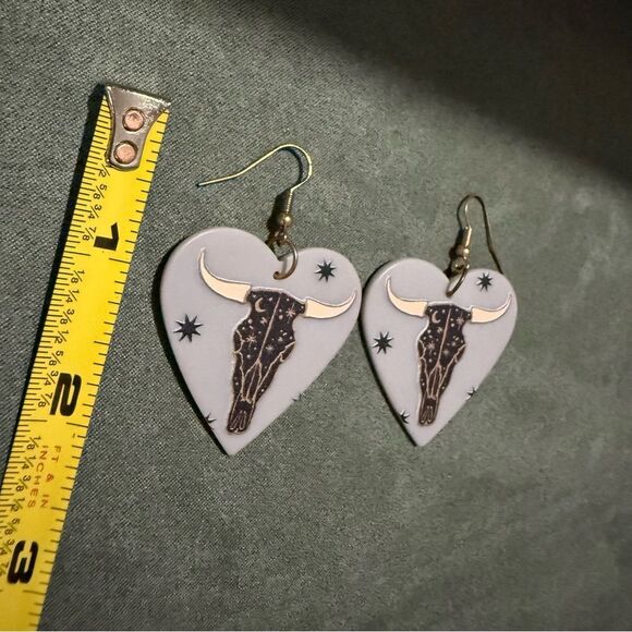 WESTERN HEART EARRINGS – LONGHORN SKULL & STAR DETAIL - Picture 8 of 17